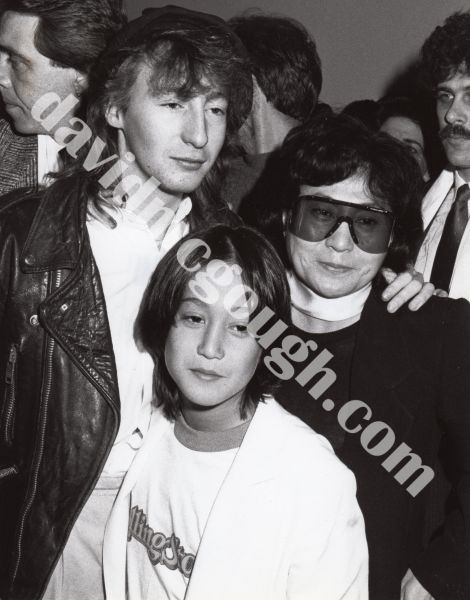Julian and Sean Lennon with Yoko Ono, 1985, NY2.jpg
